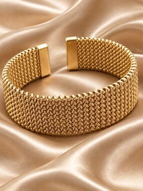 NWT Gold Plated/Stainless Steel Cuff Bracelet.